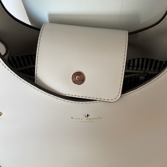 EUC Kate Spade Cream top handle Handbag. Used a few times. - Picture 4 of 8